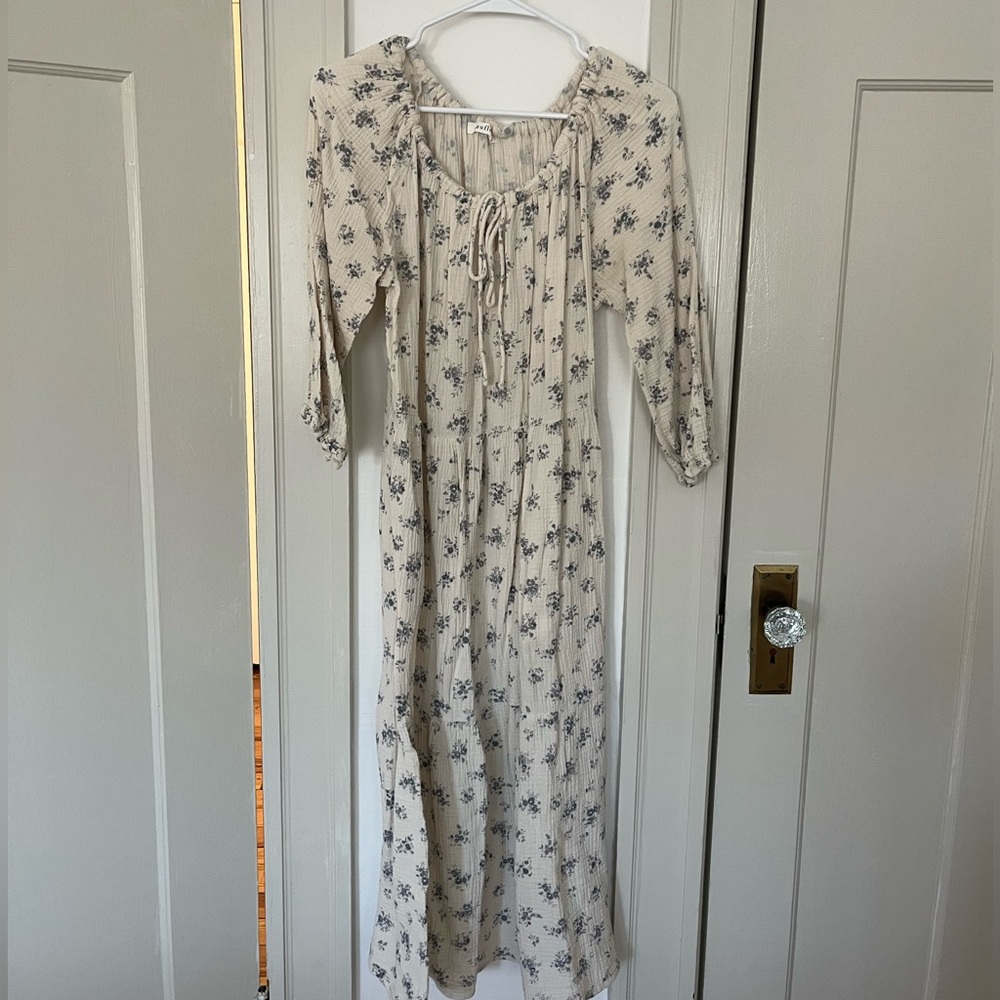 Neuflora blue floral dress size large